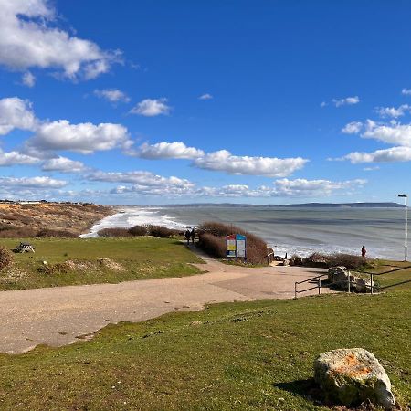 Home By The Sea, Hoburne Naish Resort, Sleeps 4, On Site Leisure Complex Available Forest And Direct Beach Access Milford on Sea Eksteriør bilde