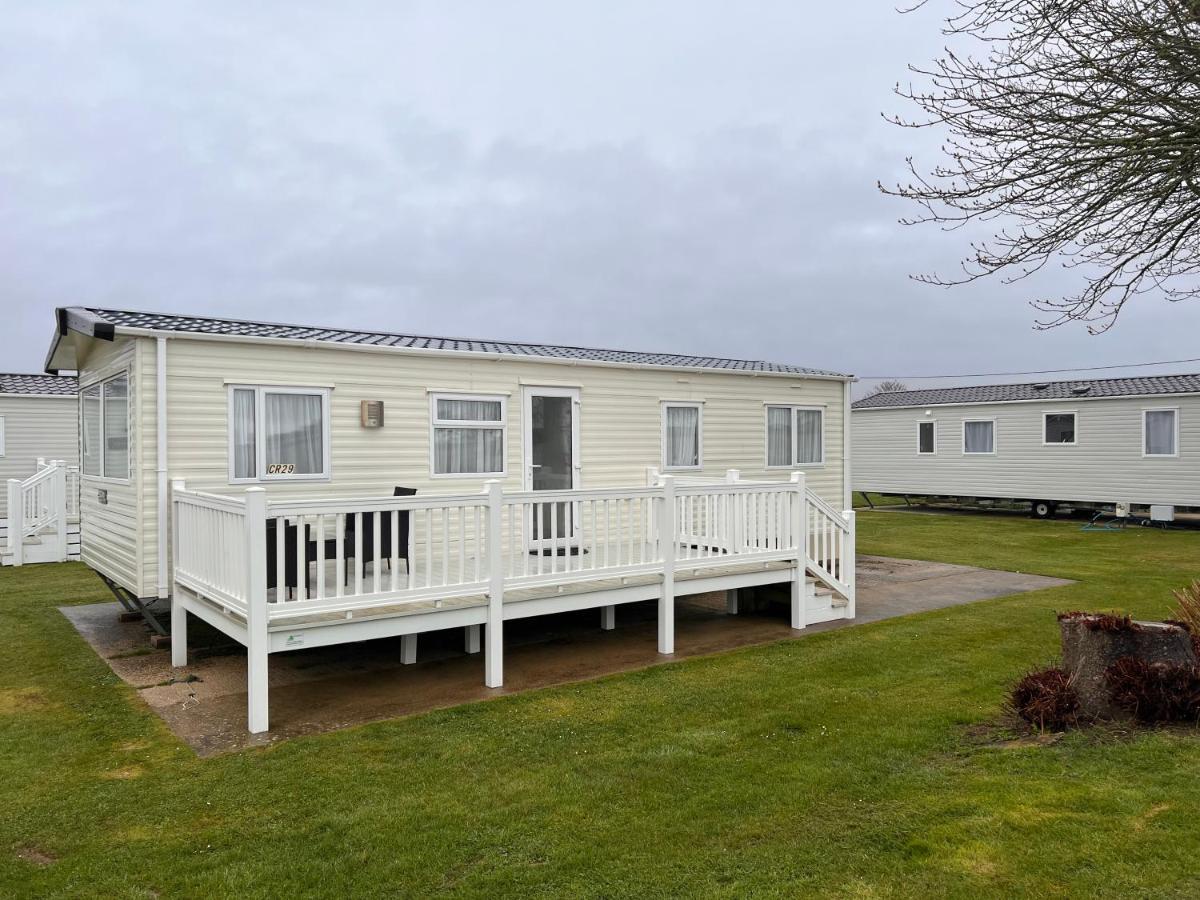 Home By The Sea, Hoburne Naish Resort, Sleeps 4, On Site Leisure Complex Available Forest And Direct Beach Access Milford on Sea Eksteriør bilde